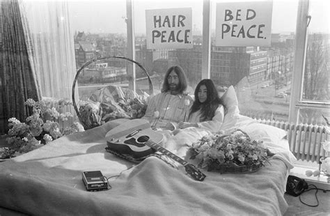 ¡Yoko Ono's Bed-In for Peace: A Controversial Statement or a Stroke of Genius?